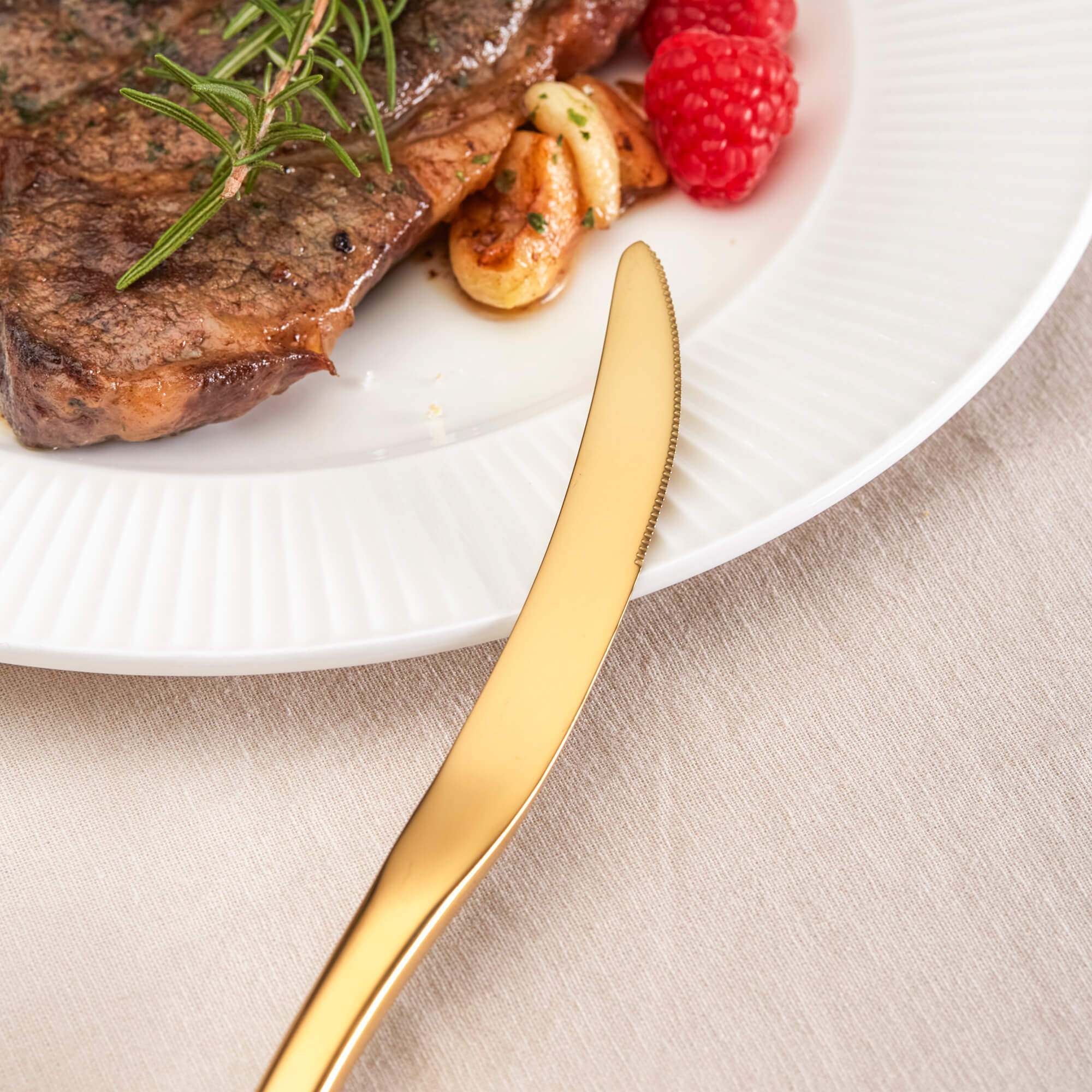 Crescent-shaped Dinner Knife