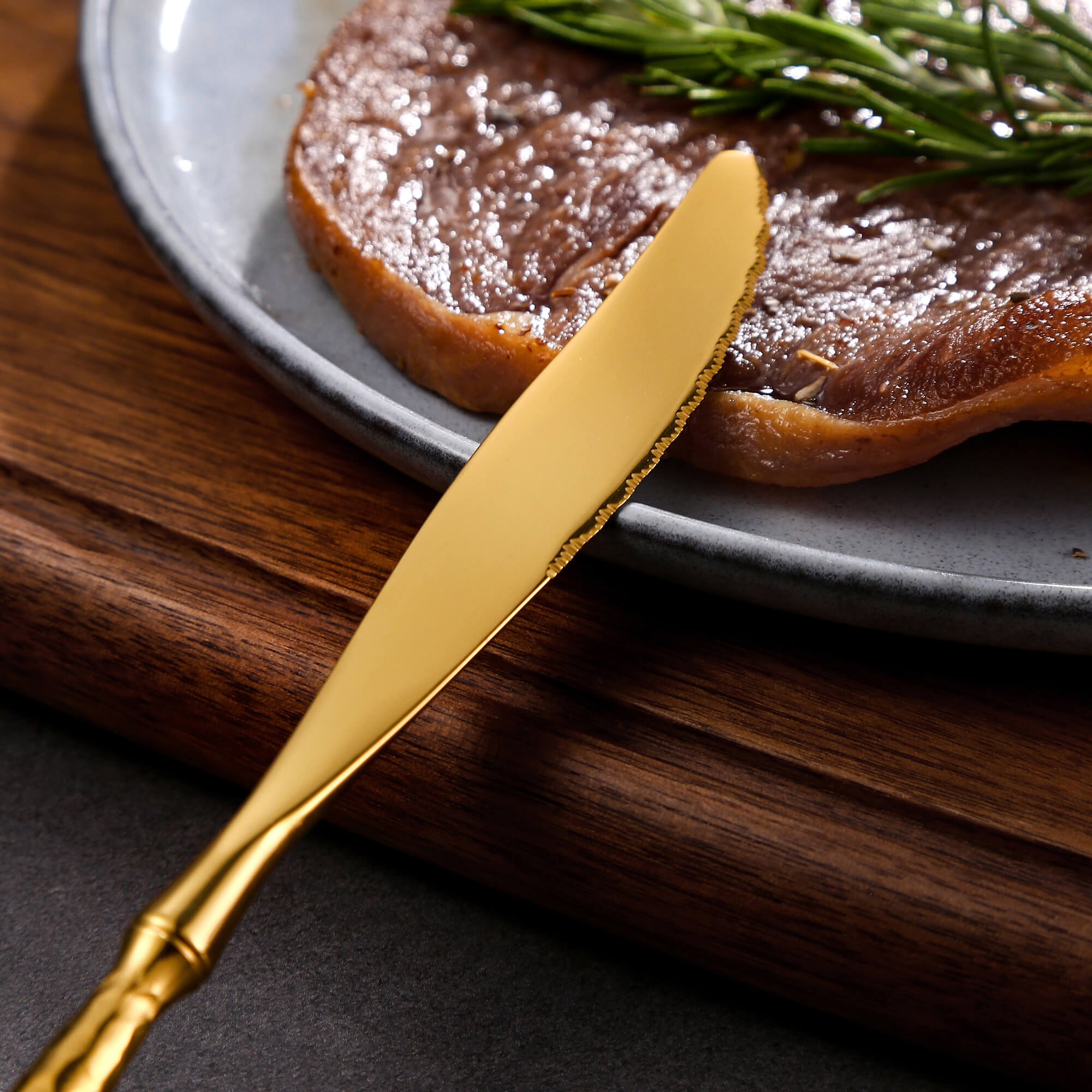 Sharp serrated edges