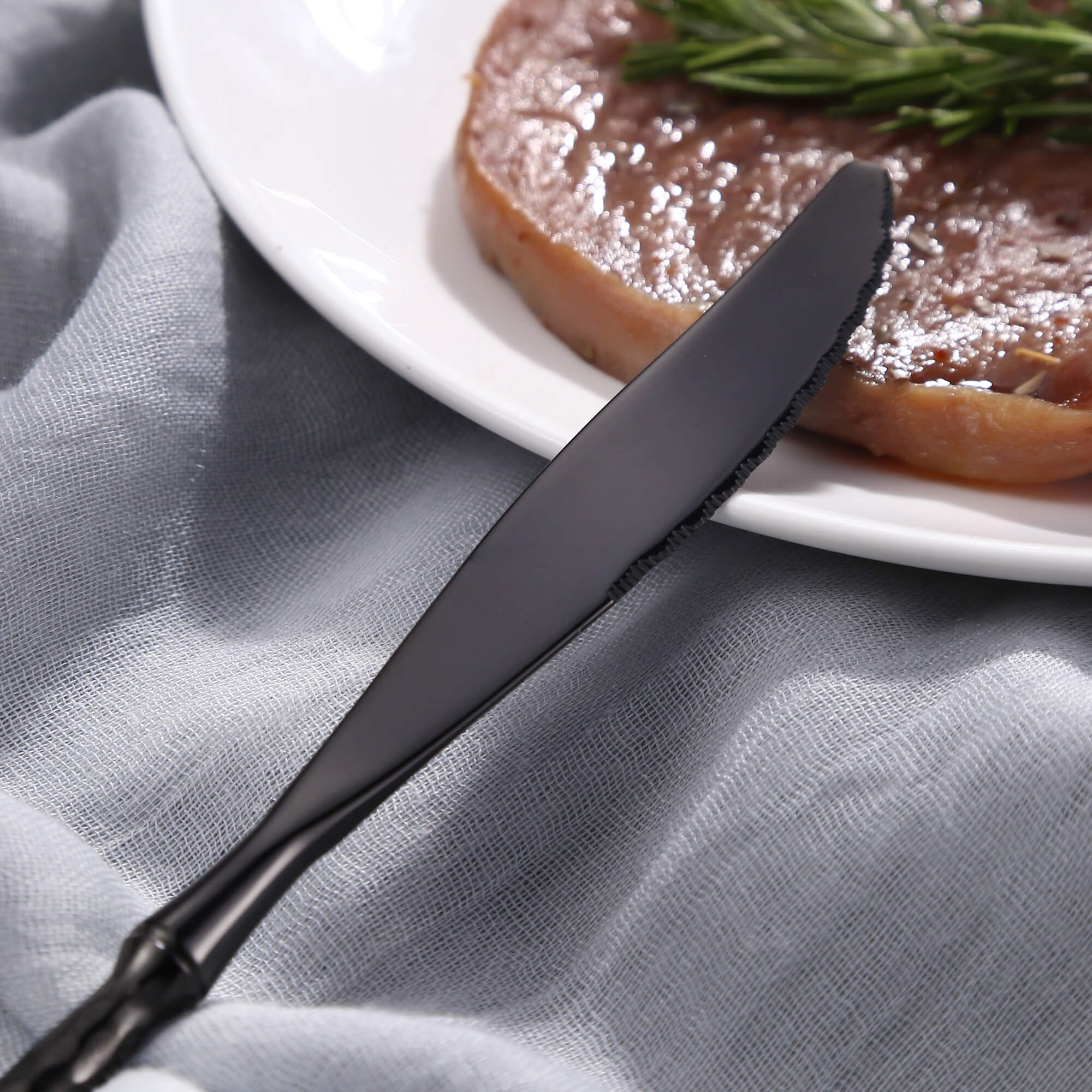 Sharp serrated edges