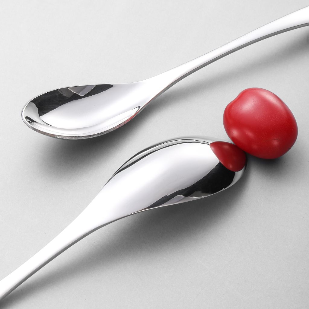 Modern Flatware With Steak Knife