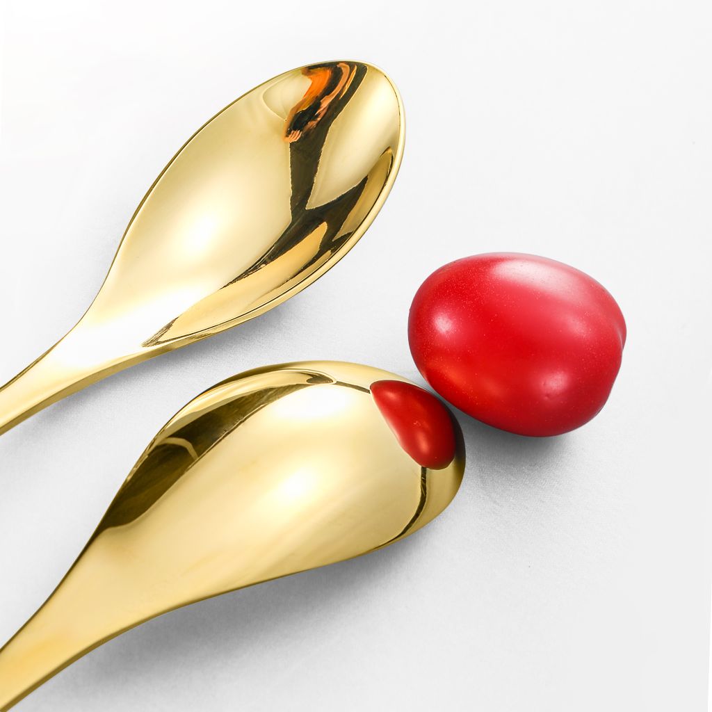 Modern Flatware With Steak Knife