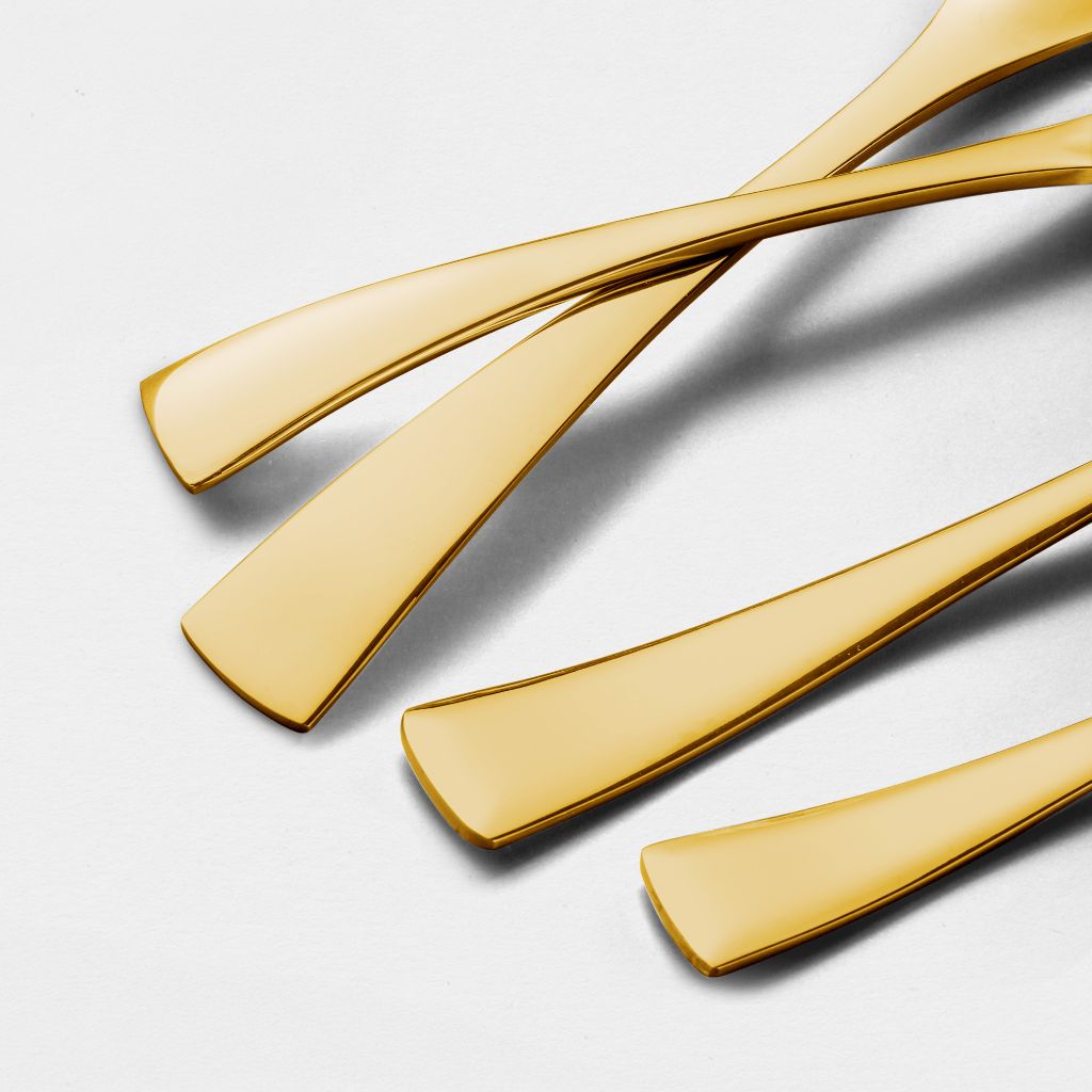Modern Flatware With Steak Knife