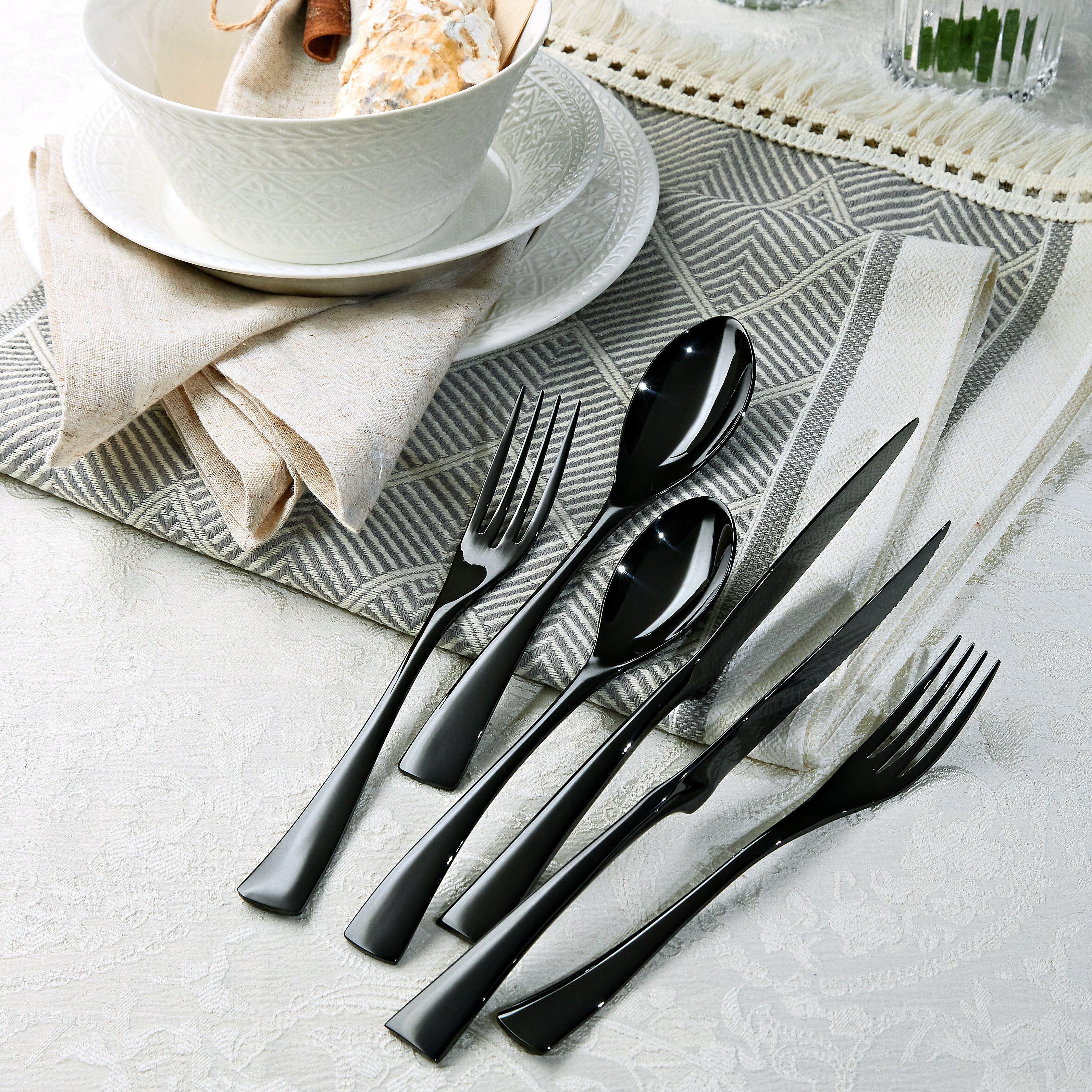 Kaya Flatware Series