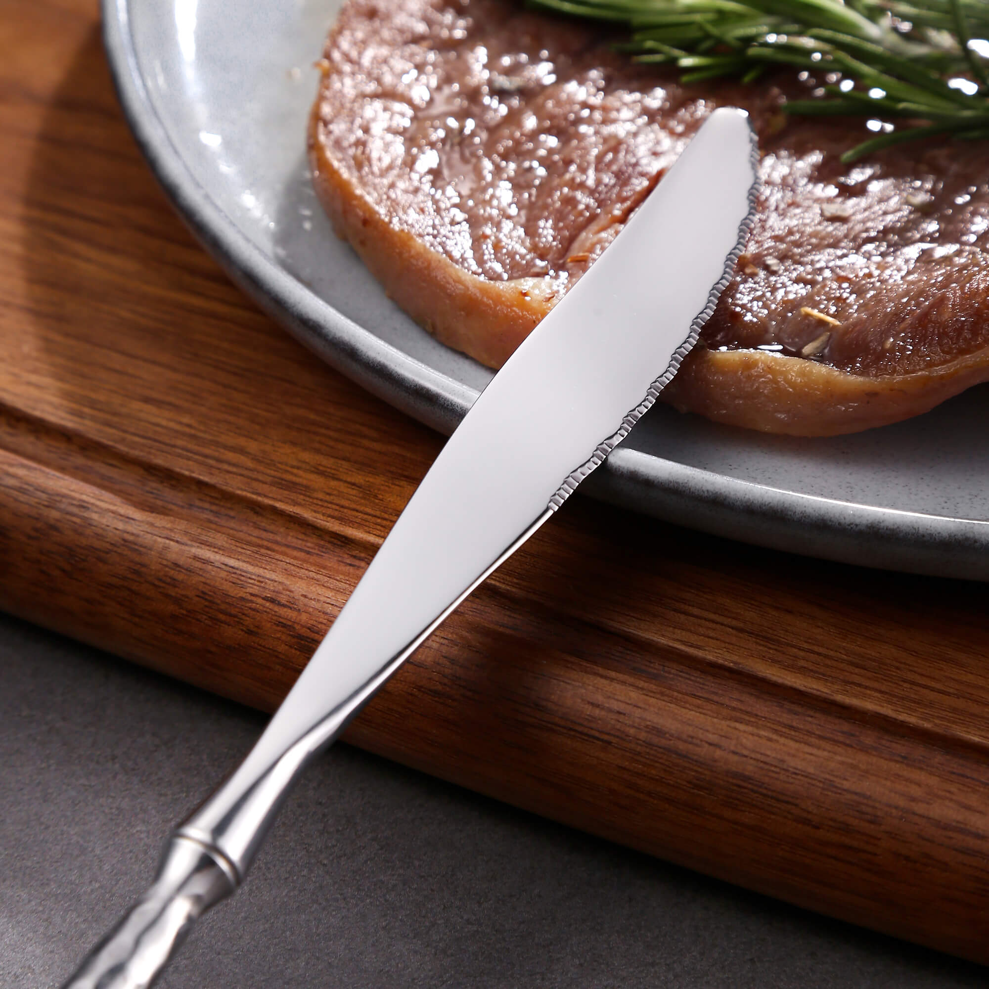 Sharp serrated edges