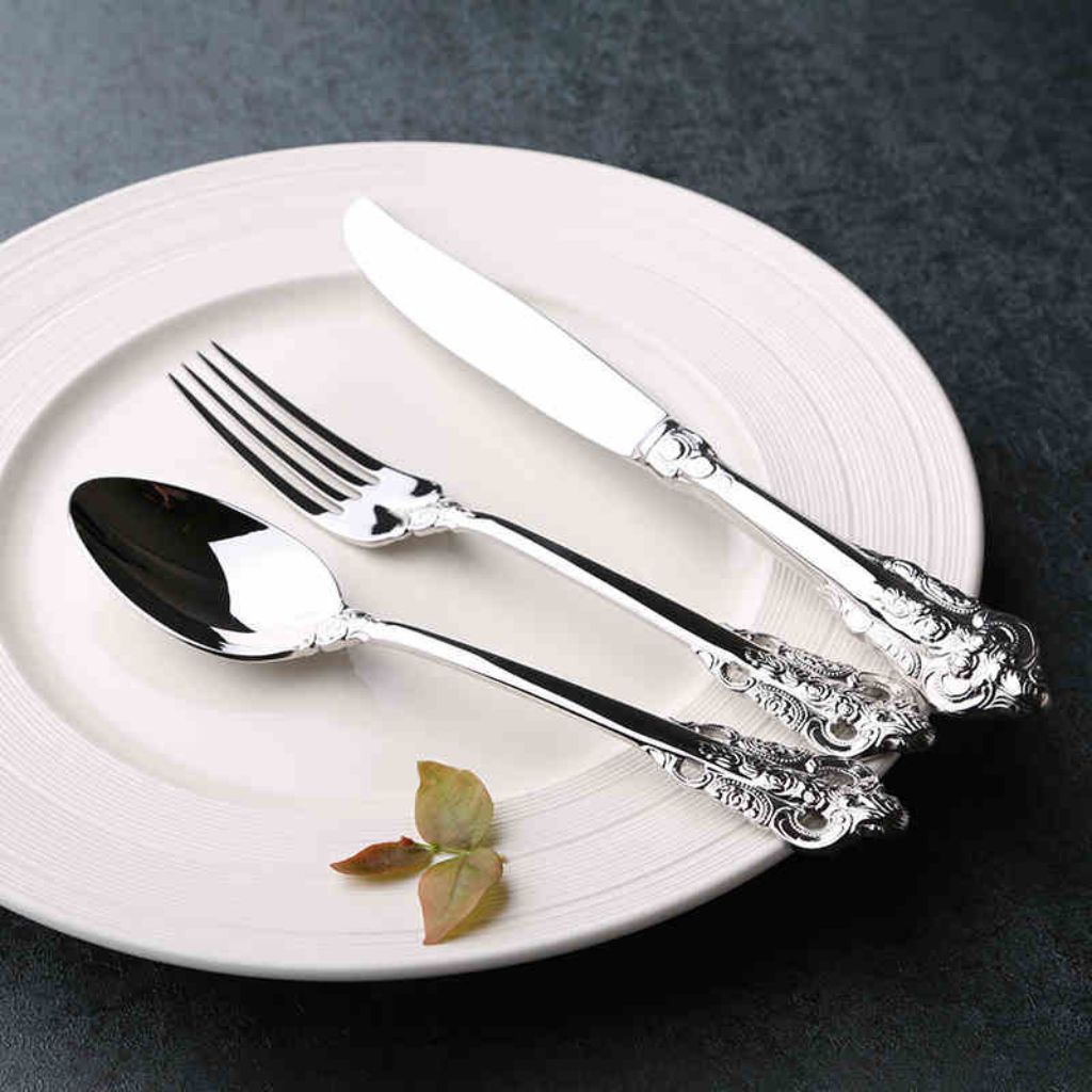 Baroque Flatware With Tea Spoon
