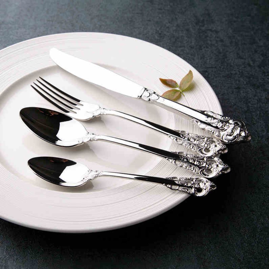 Baroque Flatware With Tea Spoon