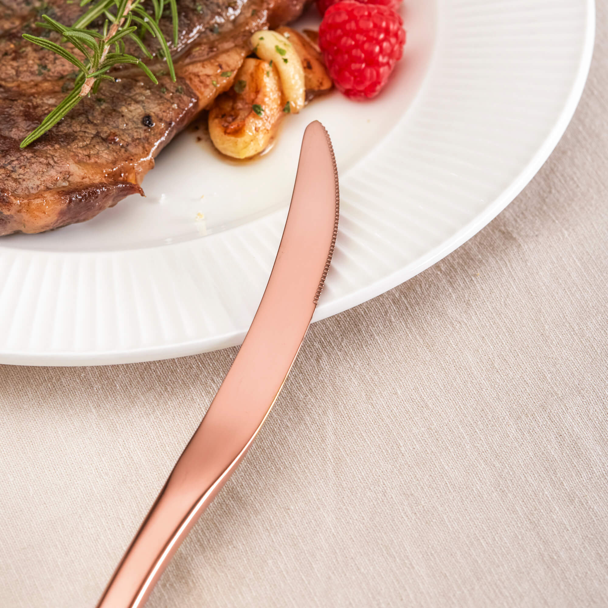 Crescent-shaped Dinner Knife