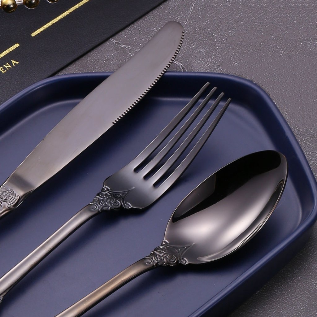 Baroque Flatware With Tea Spoon