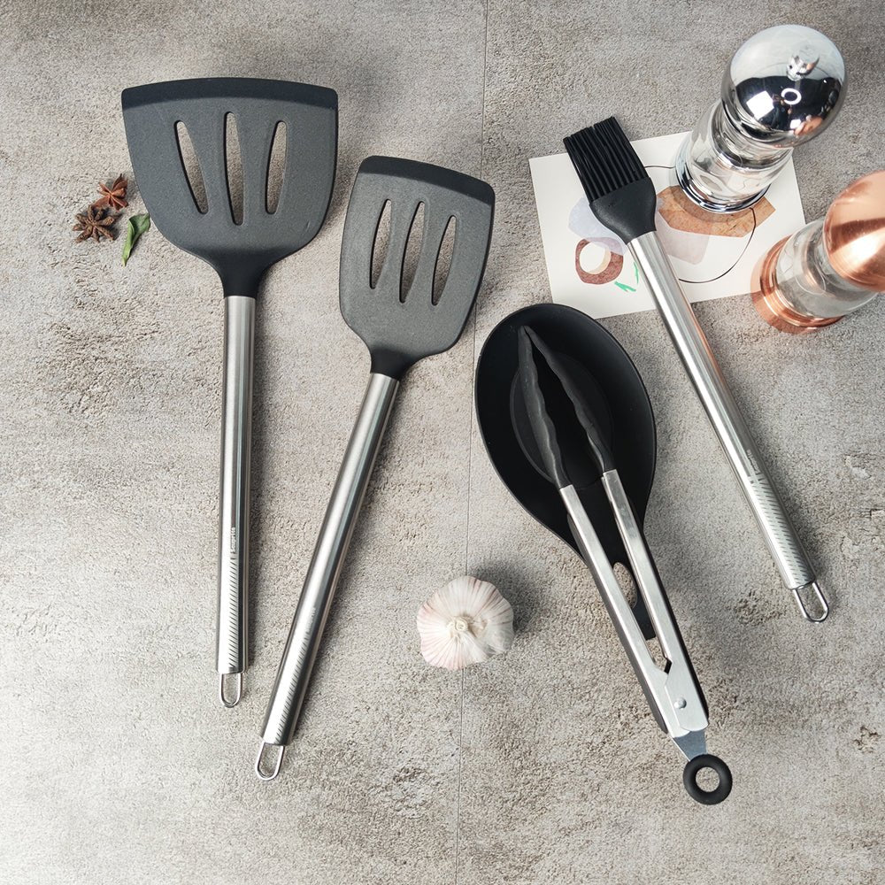 https://lemeya.com/cdn/shop/products/simona-silicone-kitchen-tools-cooking-utensils-set-290927.jpg?v=1688893158&width=1000